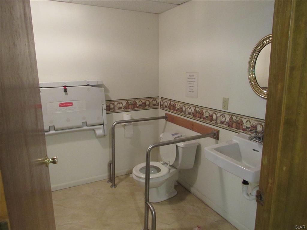 206 W 3rd St, Mount Carmel, PA 17851